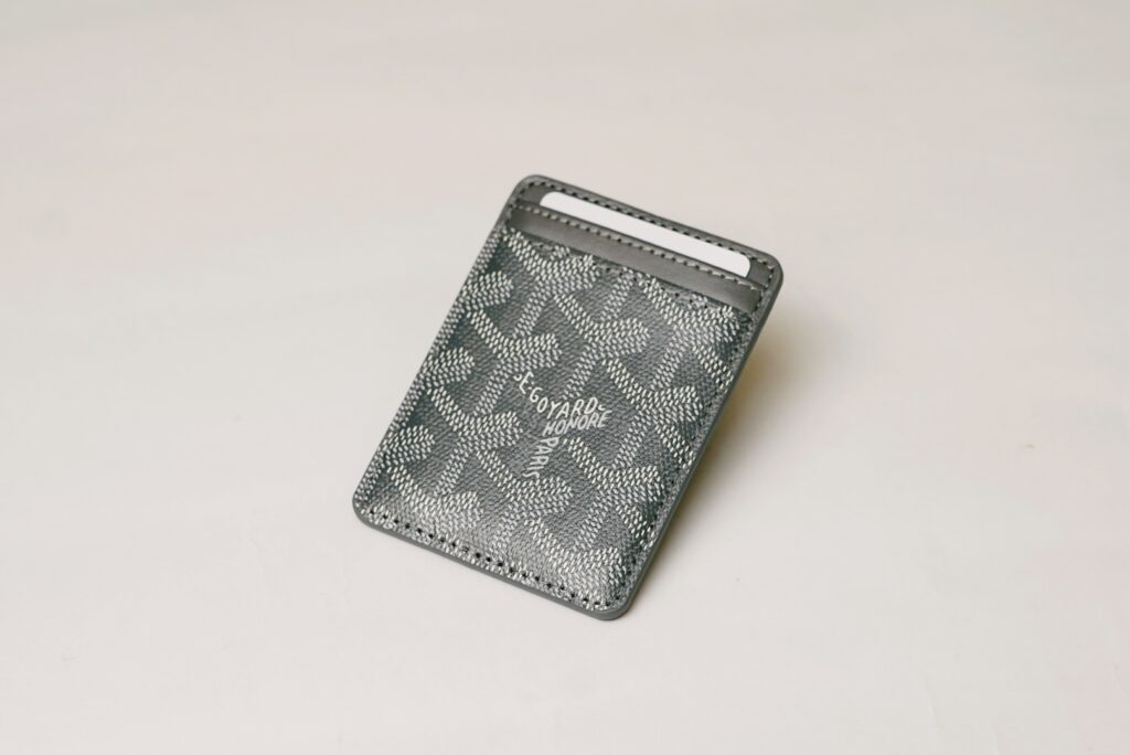 Goyard Magnetic ID Card Holder Wallet K582