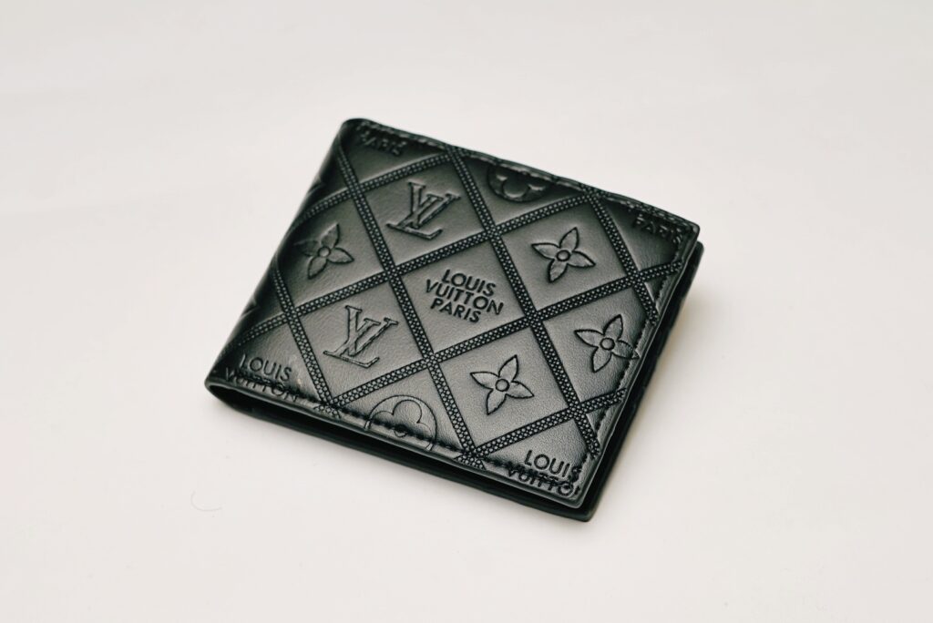 LV K595 WITH BOX AND BAG